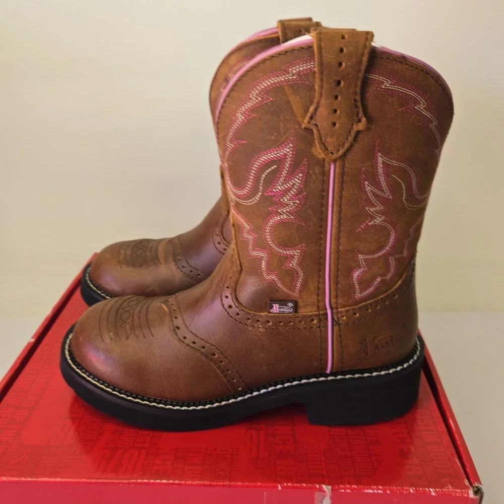Justin Women's Gemma Round Toe Western Boots Aged Bark GY9903 Size 8.5 B